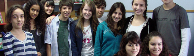 Professores e estudantes da rede municipal de Três Coroas têm aulas gratuitas de espanhol