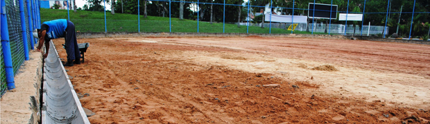 Prefeitura de Três Coroas constrói nova quadra de futebol