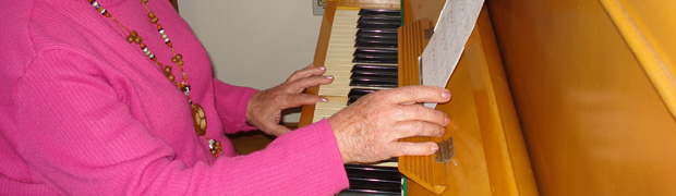 Com aulas e aquisição de um piano, taquarense realiza um antigo sonho