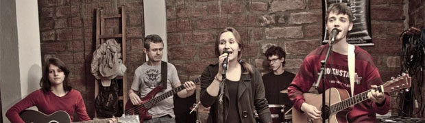 “Des Arranjo” pega leve no som próprio