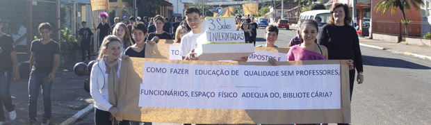 Berthalina protesta contra a falta de professores e problemas estruturais