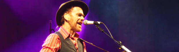 Nando Reis encerra Três Coroas em Festa