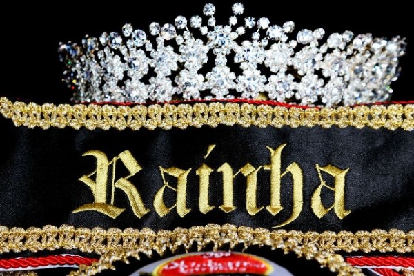 Doze meninas em busca da faixa de rainha da 30ª Oktoberfest de Igrejinha