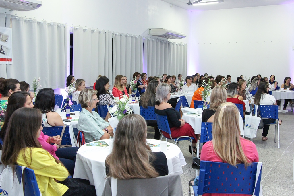 Liderança feminina, beleza e bem estar foram tema de encontro promovido em Três Coroas