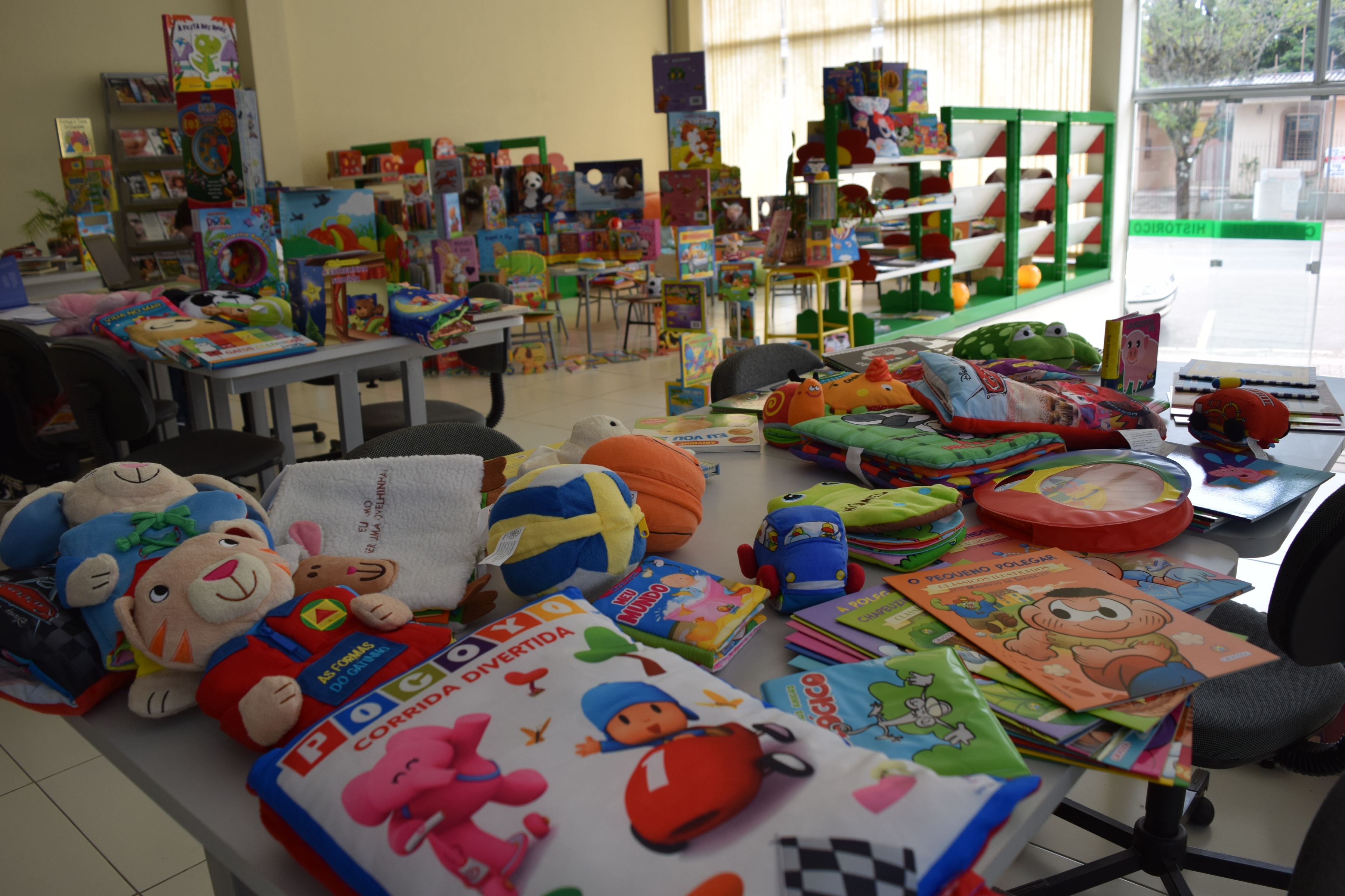 Biblioteca Pública Municipal de Rolante adquire 418 livros para o setor infantil