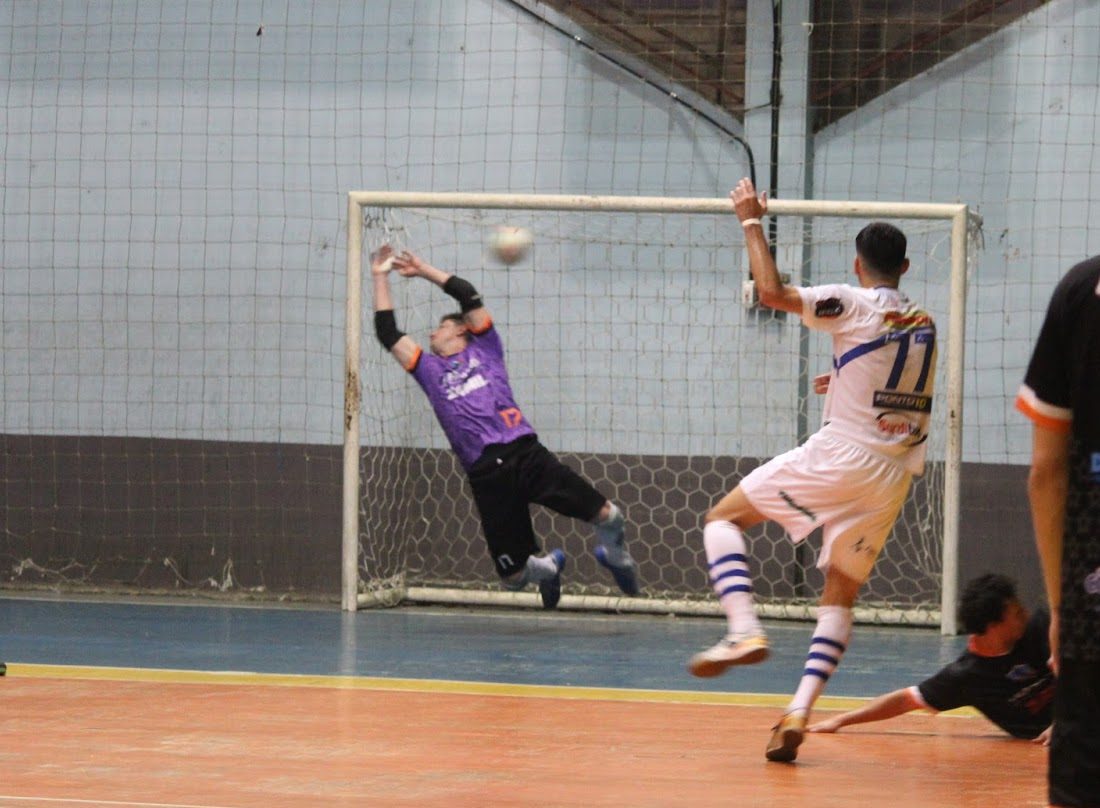 APF segue invicta e líder da Série Prata de Futsal