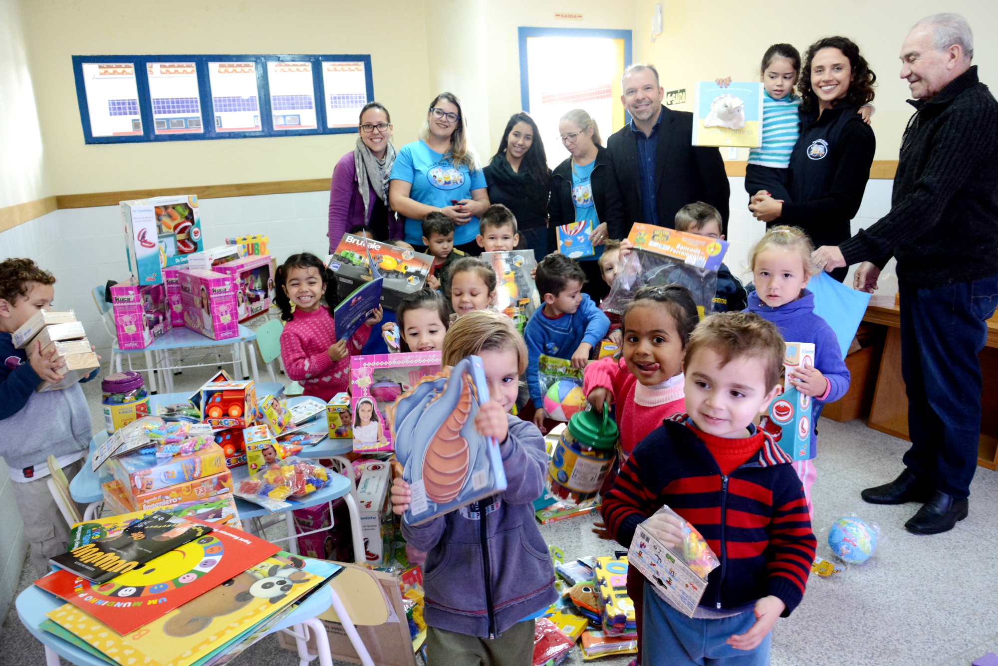 Educação infantil de Taquara recebe livros para atividades pedagógicas
