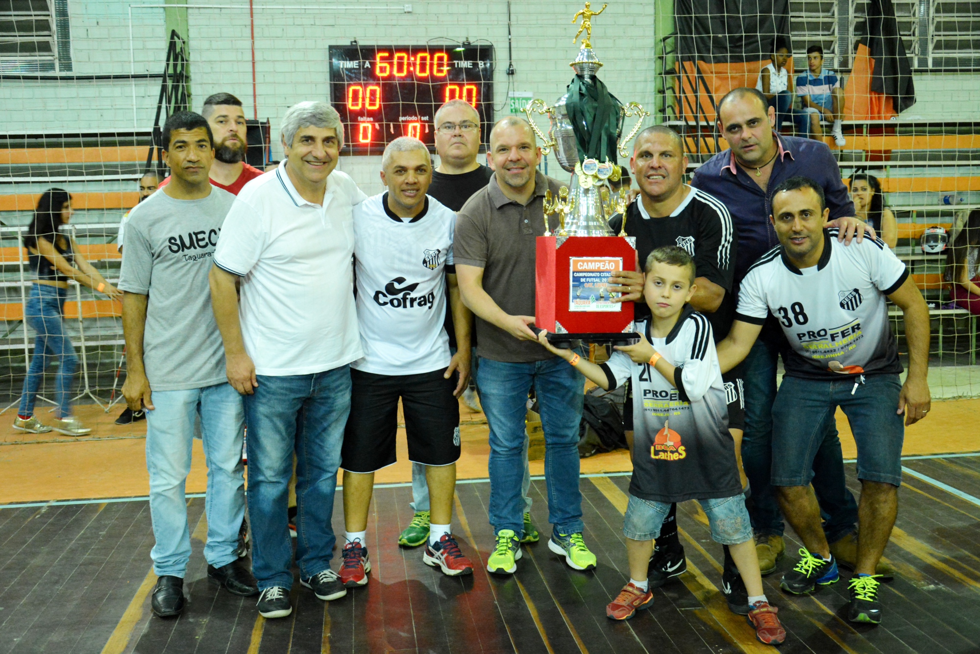 Citadino define os campeões e arrecada mais de 900 quilos de alimentos