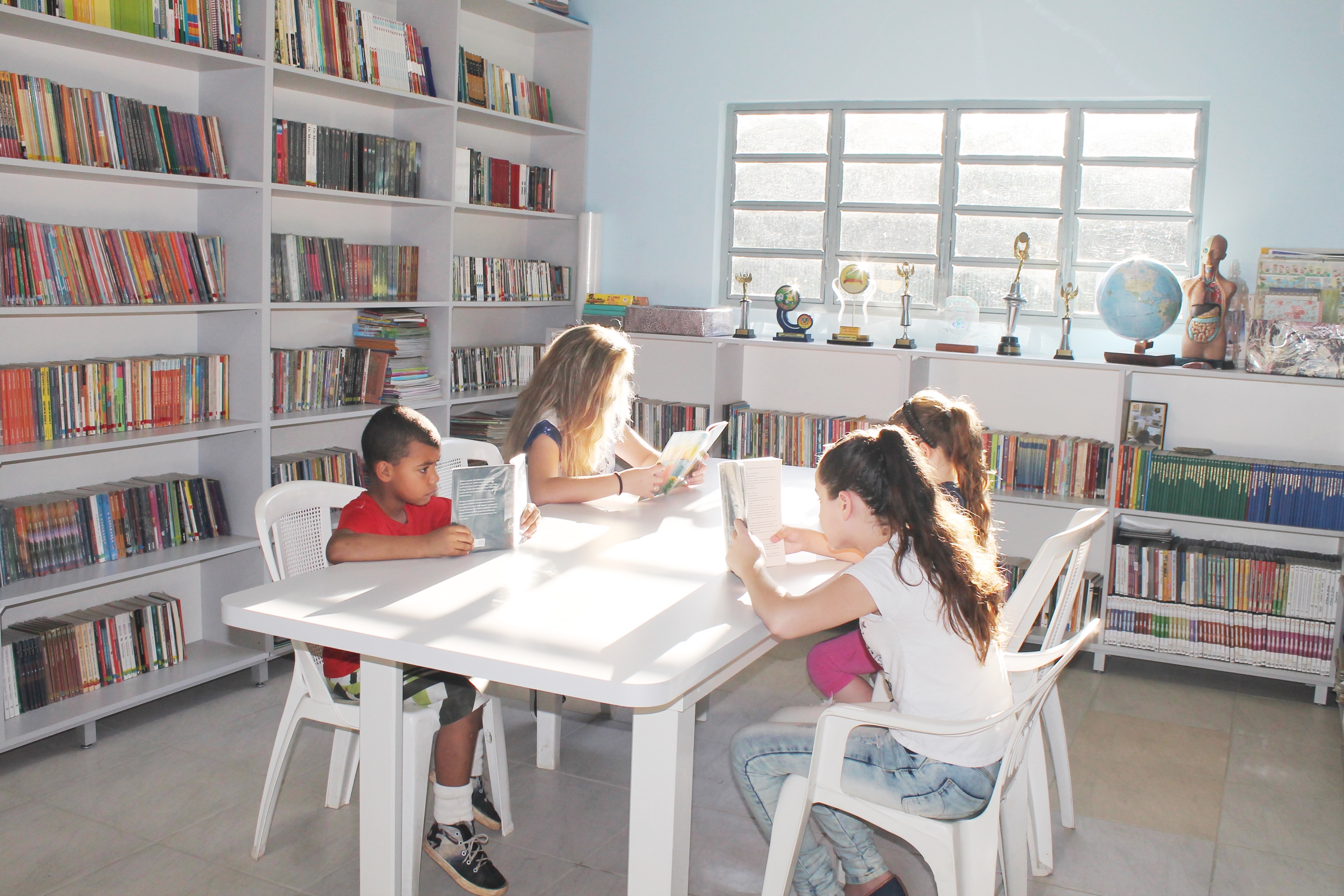 Biblioteca nova para comemorar 70 anos da Escola Anita Garibaldi
