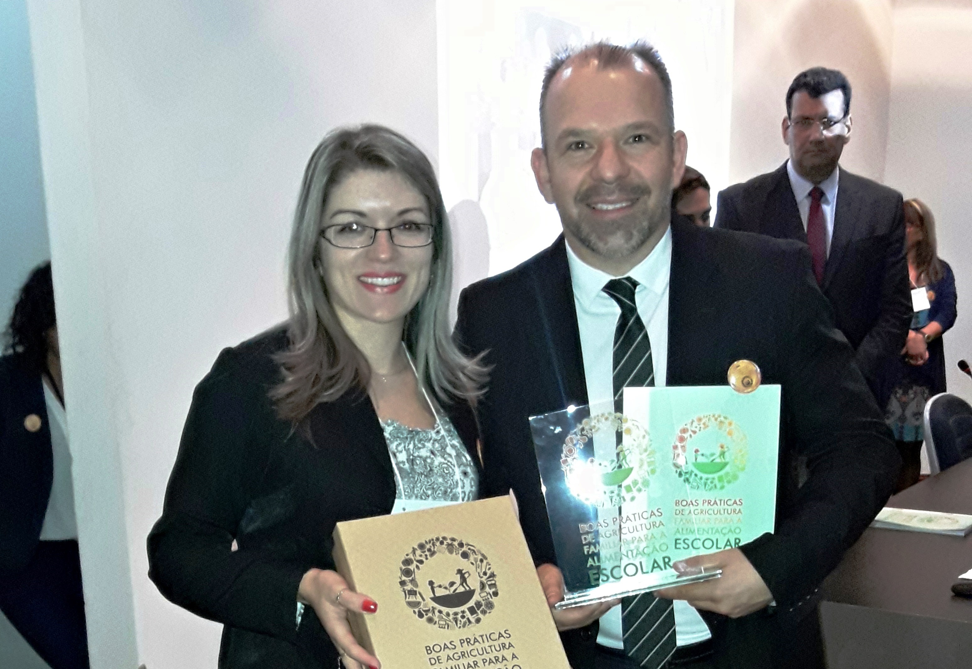 Taquara é premiada em Brasília por desenvolver boas práticas na alimentação escolar