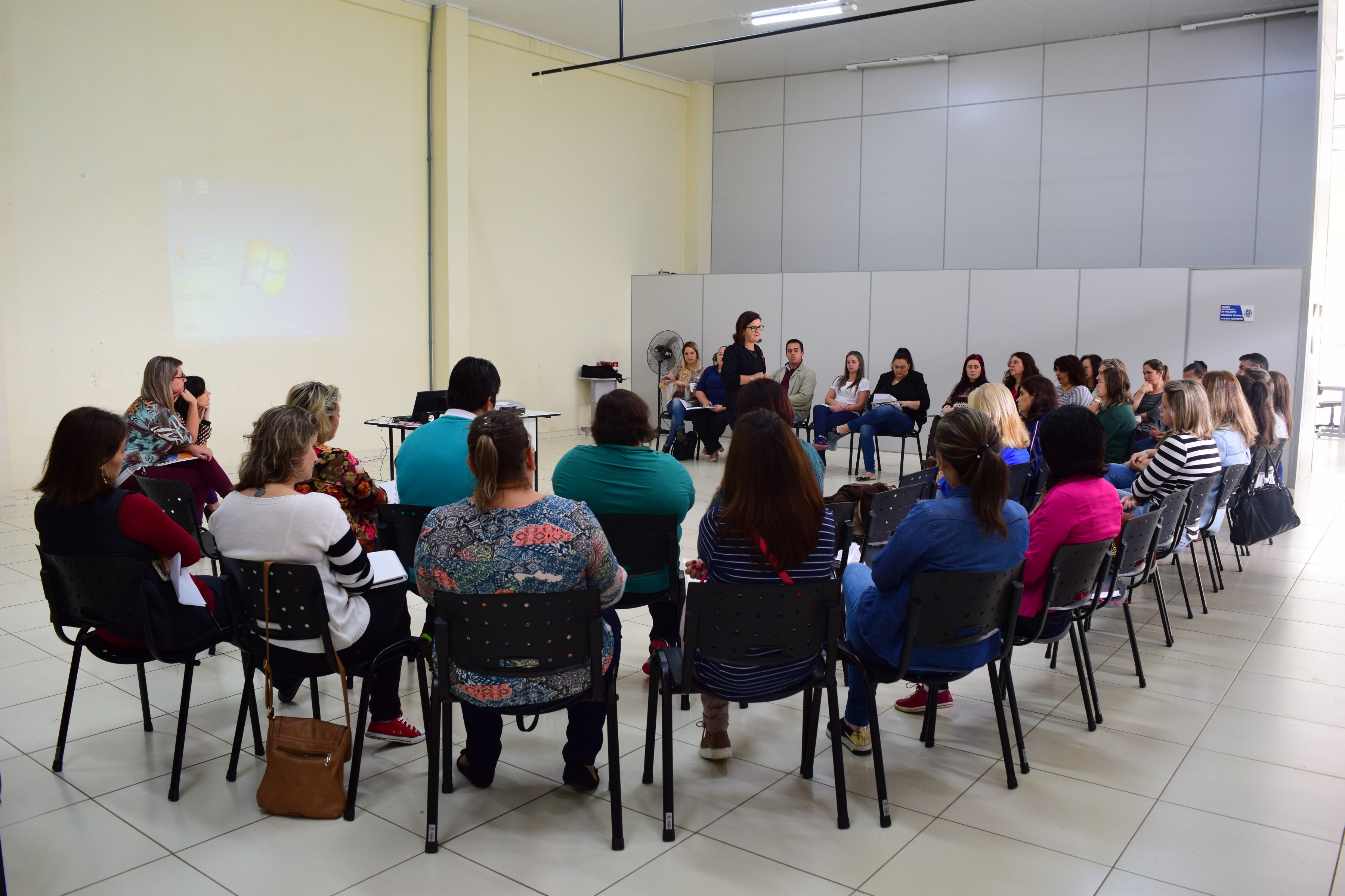 Rolante realiza primeiro encontro para implementação das diretrizes curriculares