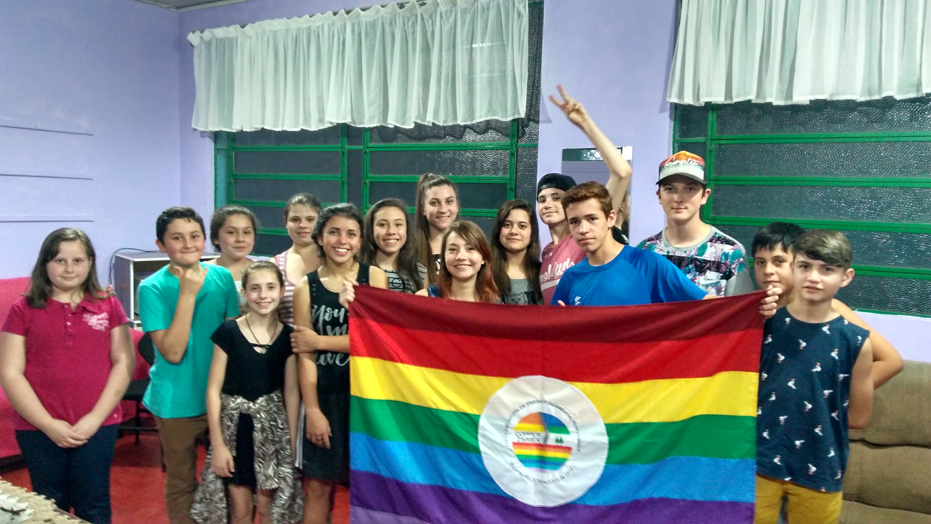 Escola Hugo Zimmer trabalha cooperativismo entre os alunos