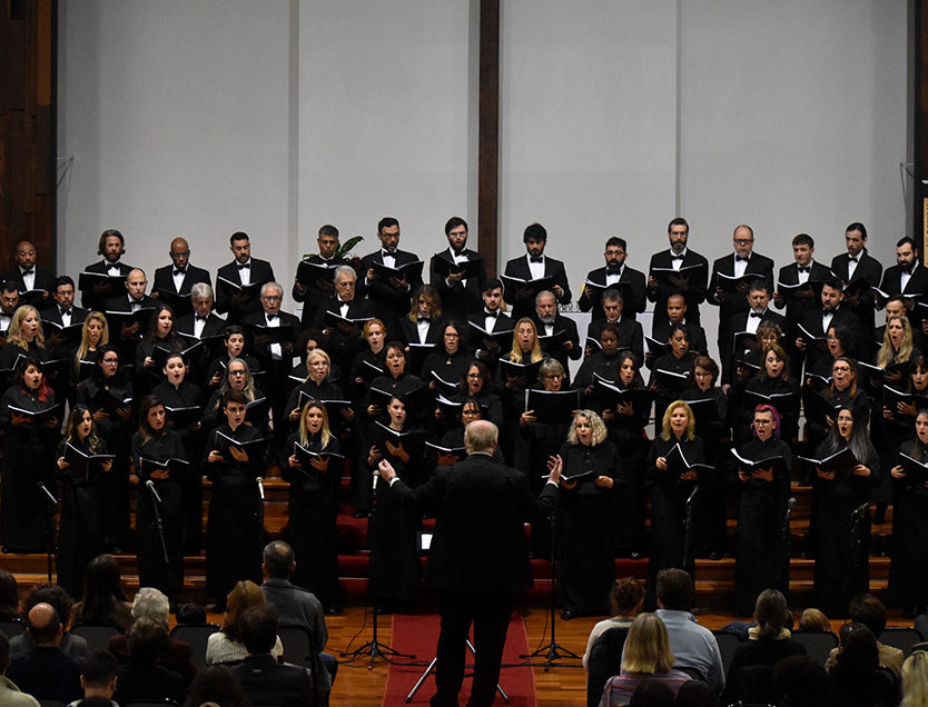 Coro Sinfônico da Ospa apresenta espetáculo com músicas tradicionais e populares na Faccat