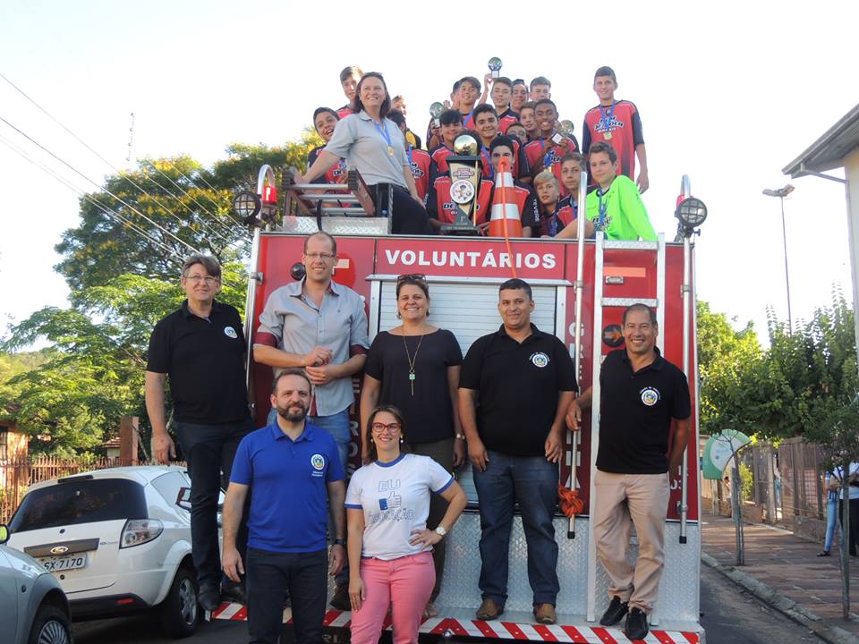 Escolas de Igrejinha e Parobé são as campeãs do Bom de Bola