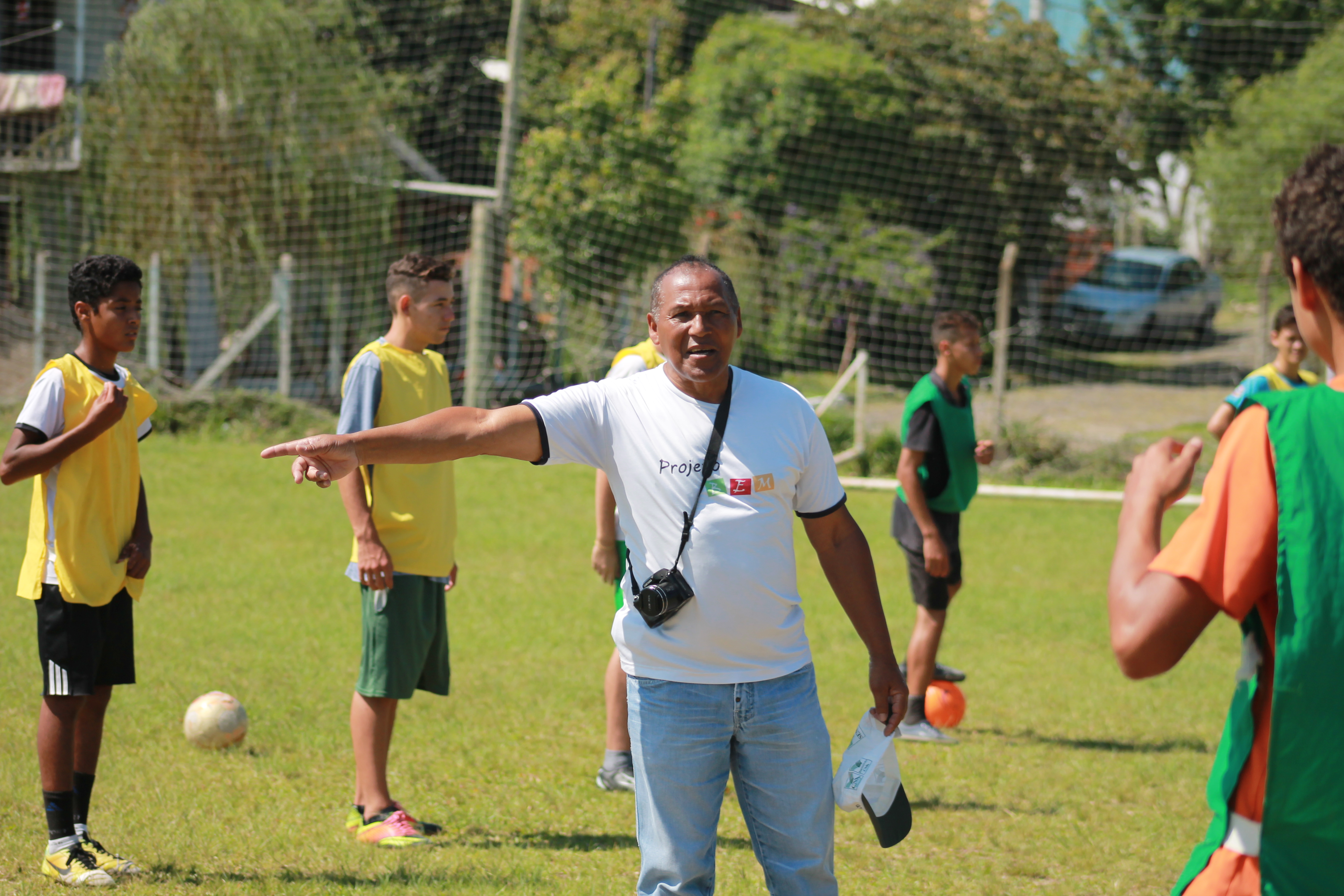 Chico do Bem: treinador voluntário é exemplo de determinação e amor ao futebol