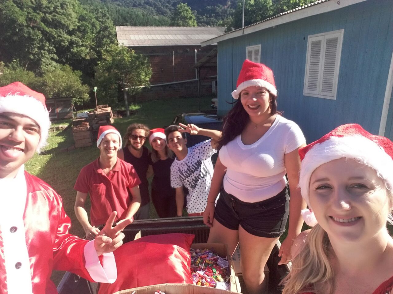 Os jovens “bons velhinhos” do Natal em Igrejinha
