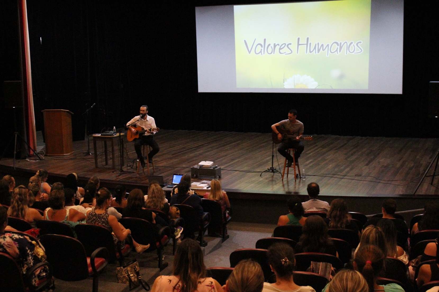 Palestra prepara professores para volta às aulas em Três Coroas