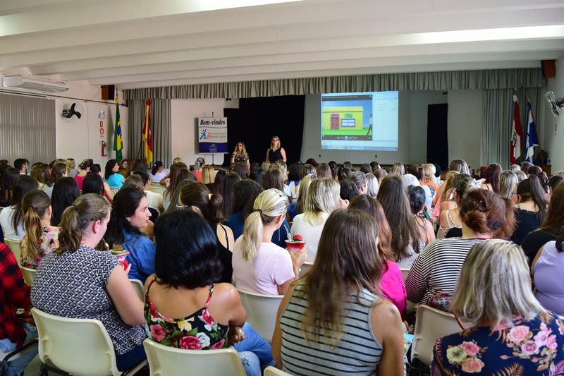 Professores da educação infantil tiveram encontro de formação em Rolante
