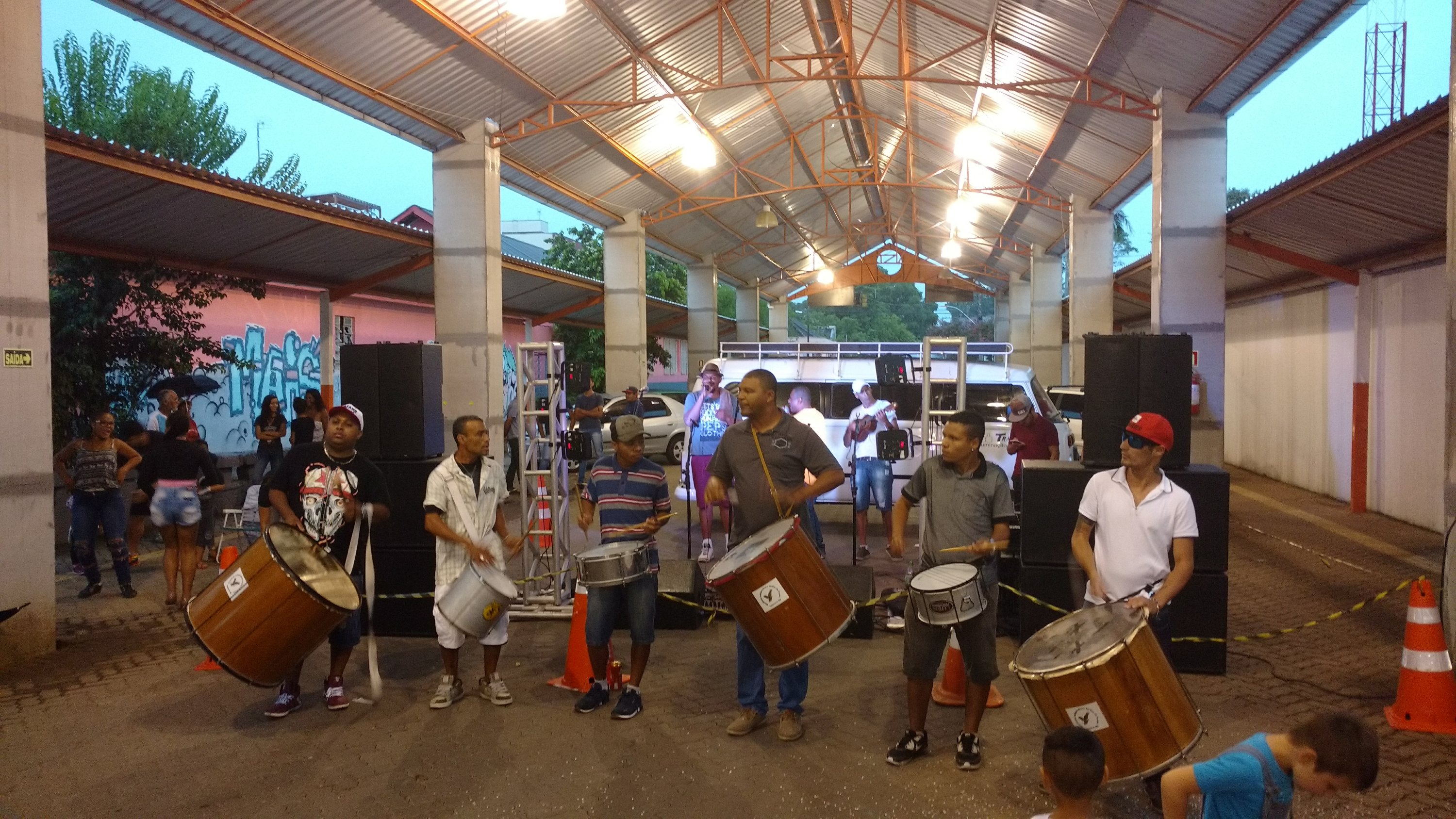 Muamba carnavalesca movimentou Rua Coberta em Taquara