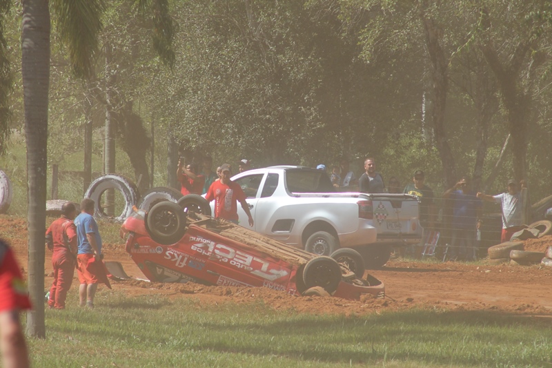 Prova marcada por capotagens no Taquara Automóvel Clube