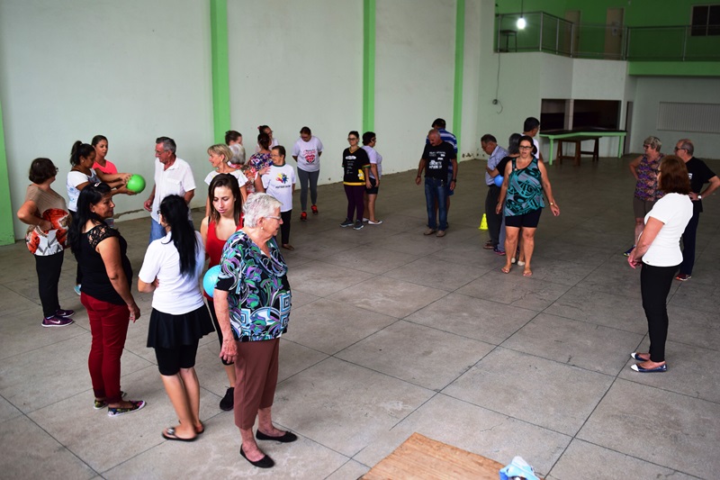 Grupos de terceira idade têm alogamento e dinâmicas em Rolante