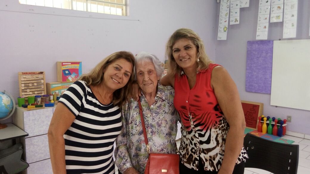 Escola Rosa Elsa realiza confraternização em comemoração aos 90 anos