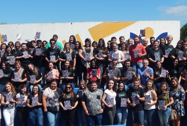 Faccat lança terceiro livro do Pibid