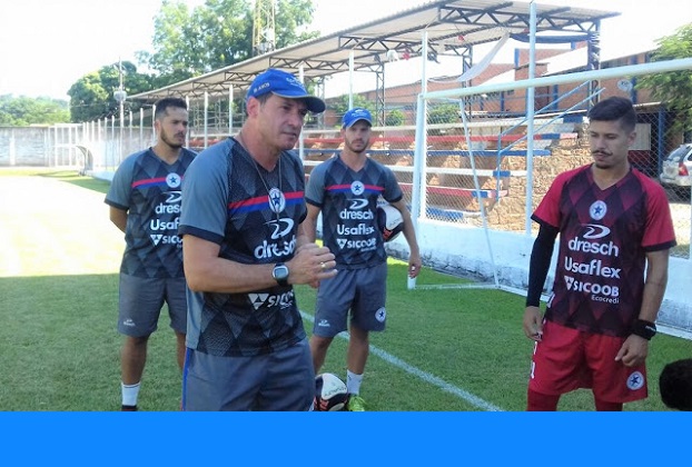 Técnico do Igrejinha cobra mobilização para manter clube na Divisão de Acesso