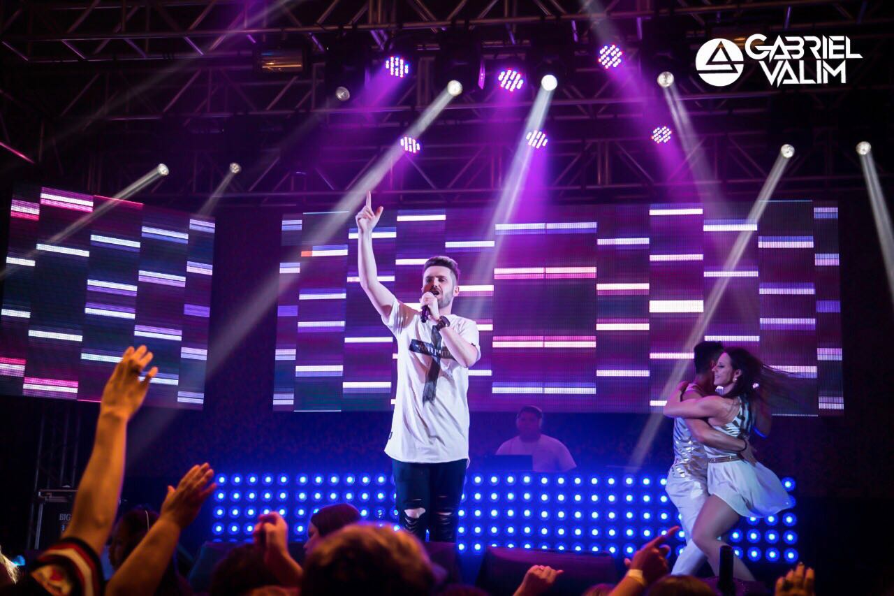 Grupo Revelação e Gabriel Valim são as principais atrações do Três Coroas em Festa