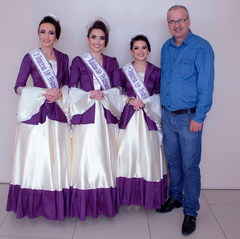 Soberanas visitam prefeito de Parobé e realizam fotos oficiais