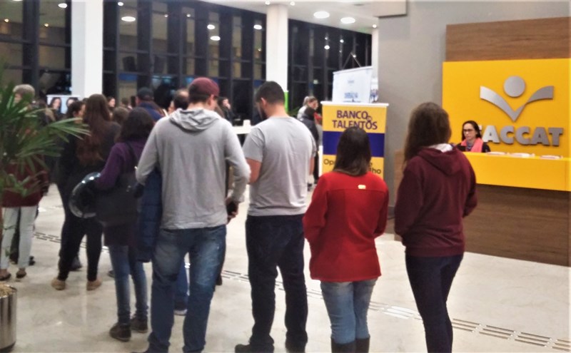 Mais de mil pessoas visitaram a Feira de Estágios e Empregos da Faccat