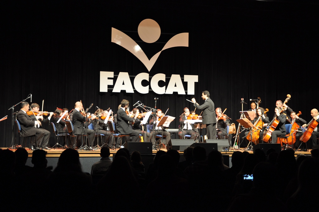 Orquestra de Câmara Paranhana faz apresentação na Faccat