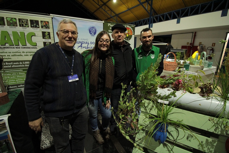 Mostra de ações para ajudar o meio ambiente na Faccat