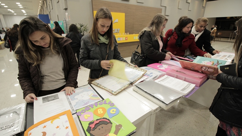 Acadêmicos apresentam mostra de jogos de alfabetização na Faccat