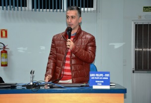 Fifi diz que errou ao votar reposição salarial a vereadores e alerta para projeto que concede adicional de férias a parlamentares