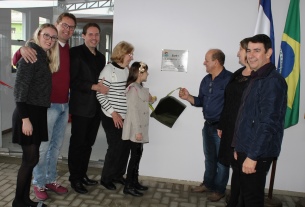 Escola é inaugurada e recebe nome de ex-prefeito de Três Coroas