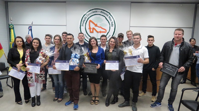 Escola de Sapateiros forma mais uma turma de alunos em Três Coroas