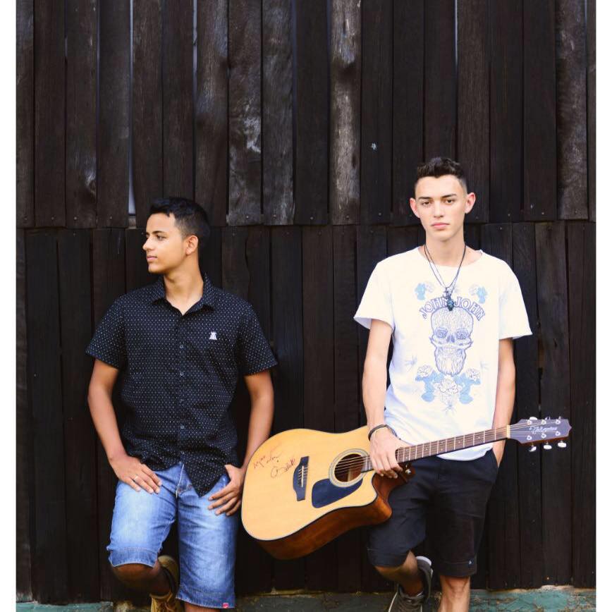 Ruan Victor e Thiago gravam DVD de clássicos sertanejos