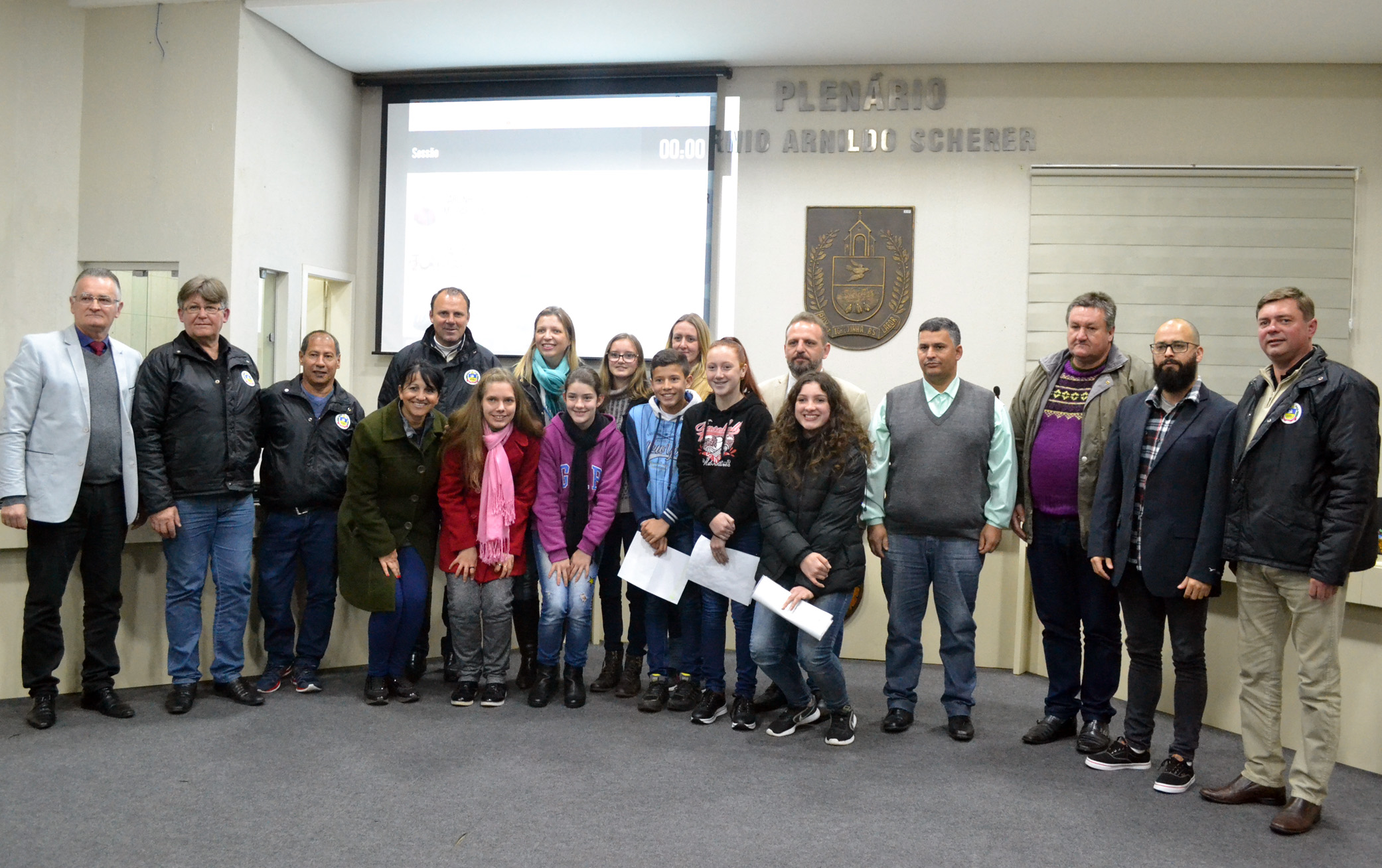 Estudantes apresentam projeto científico na Câmara de Igrejinha