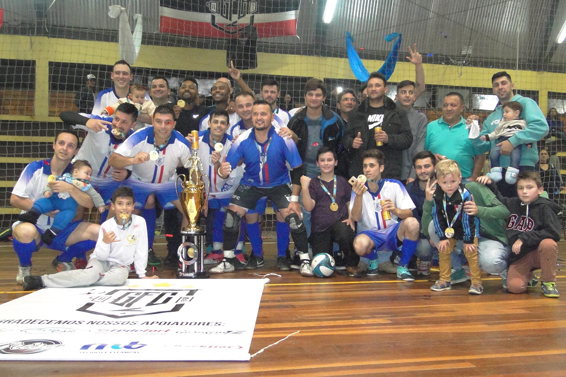 Com ginásio lotado, Igrejinha conhece os campeões do Municipal de Futsal