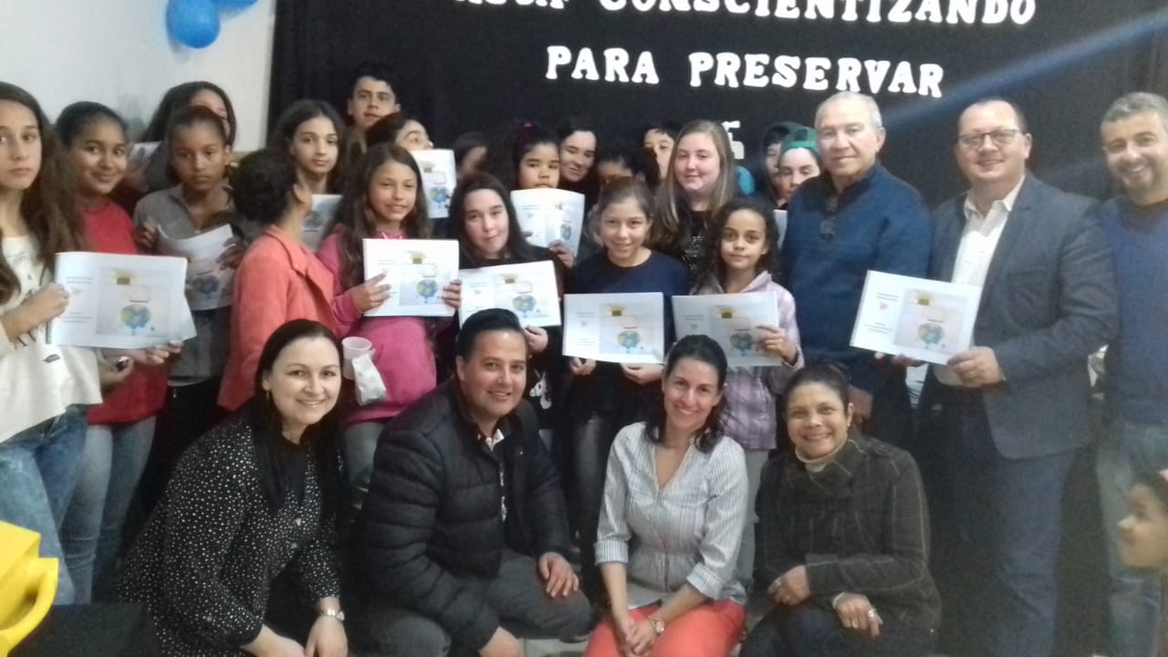 Alunos do Colégio Theophilo Sauer lançam coletânea de histórias em quadrinhos