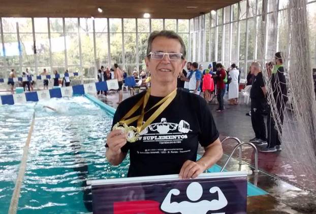 Chico ganha duas medalhas de ouro no Circuito Gaúcho de Natação