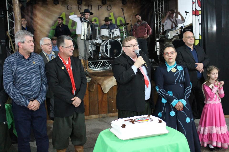 Baile com reinauguração de museu marca comemoração de 70 anos do CTG O Fogão Gaúcho