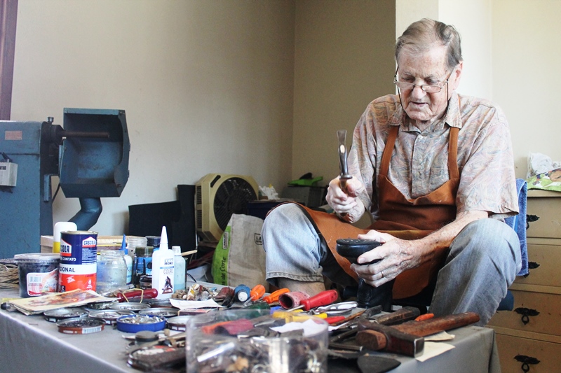 Morre Raymundo Dalmina, um dos mais tradicionais sapateiros de Taquara