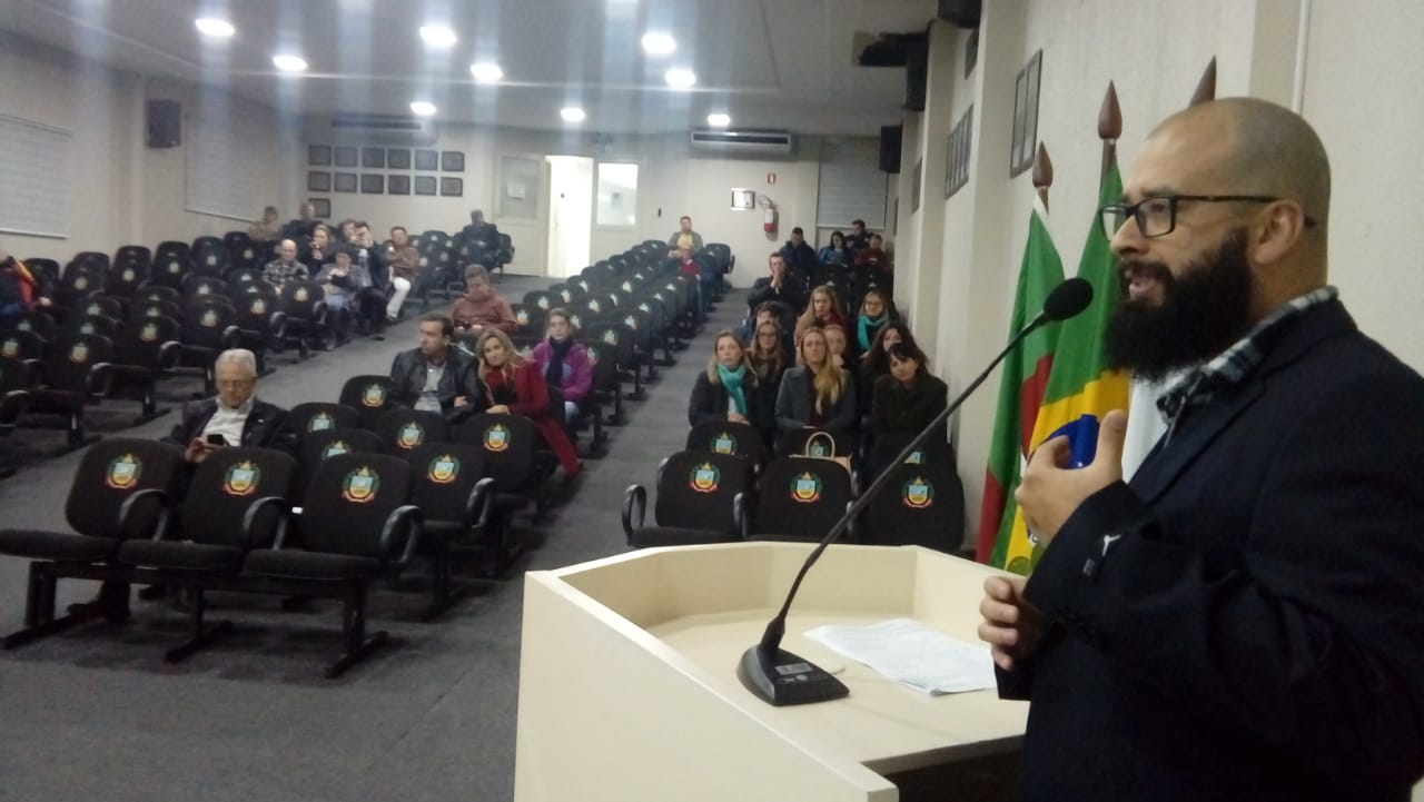 Giácomo Velasques assume período como suplente na Câmara de Igrejinha