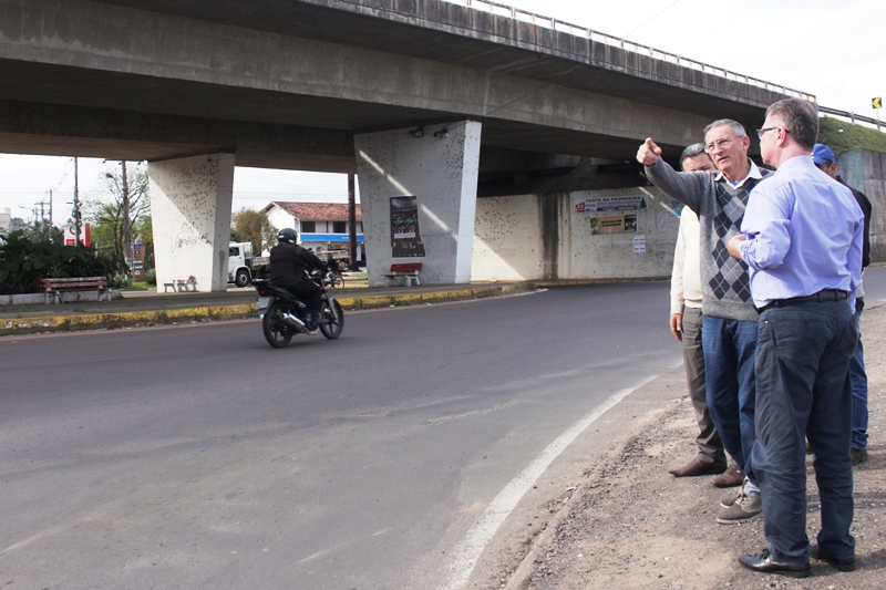 Administração de Parobé estuda melhorias no viaduto do bairro Alexandria