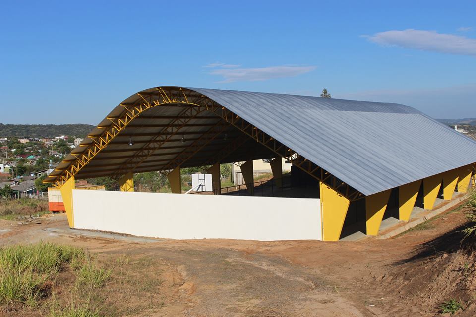 Parobé inaugura quadra poliesportiva de escola nesta quinta-feira