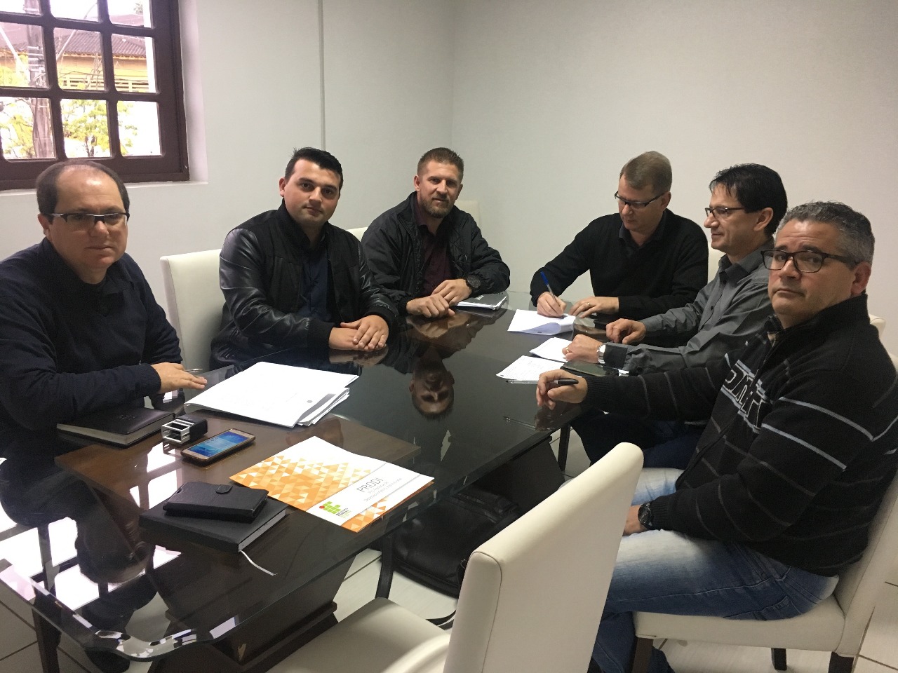 Reunião marca compromisso da retomada das obras de acesso ao IFRS Campus Rolante