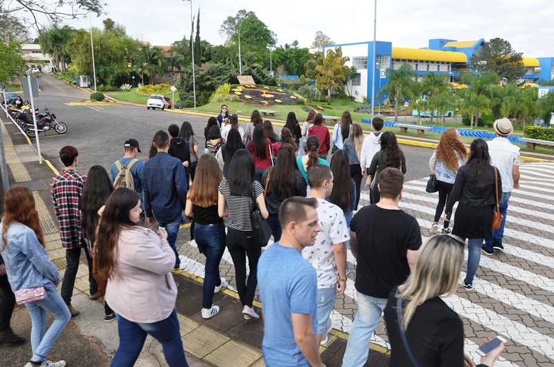 Conexão Faccat movimenta o campus com estudantes do ensino médio