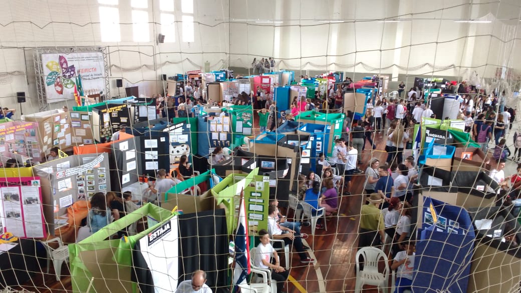 No universo científico: 3ª FEMICTA reúne mais de cem pesquisas e oficinas